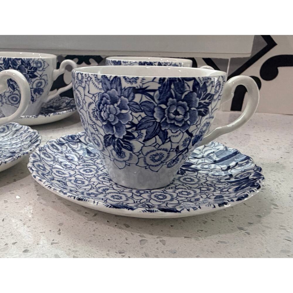 Set of 8 Johnson Brothers 'Lotus' Cup And Saucer- Blue Design - Picture 2 of 5